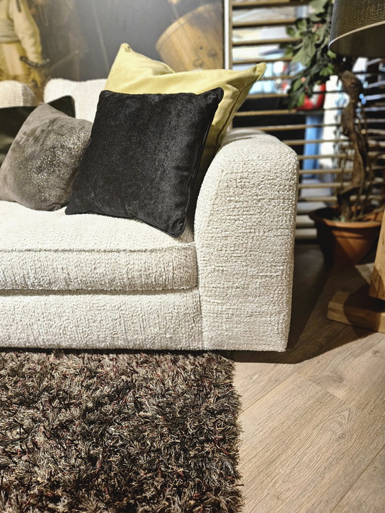 Image 1 of Sofá león