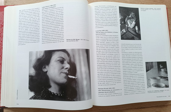 Image 1 of Bauhaus book, Spanish language 