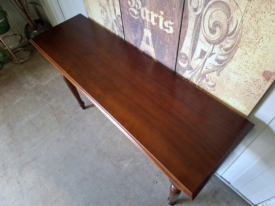 Image 1 of Tavolini classici, consolle da ingresso o da parete, dimensioni 127x40 cm e altezza 77 cm.