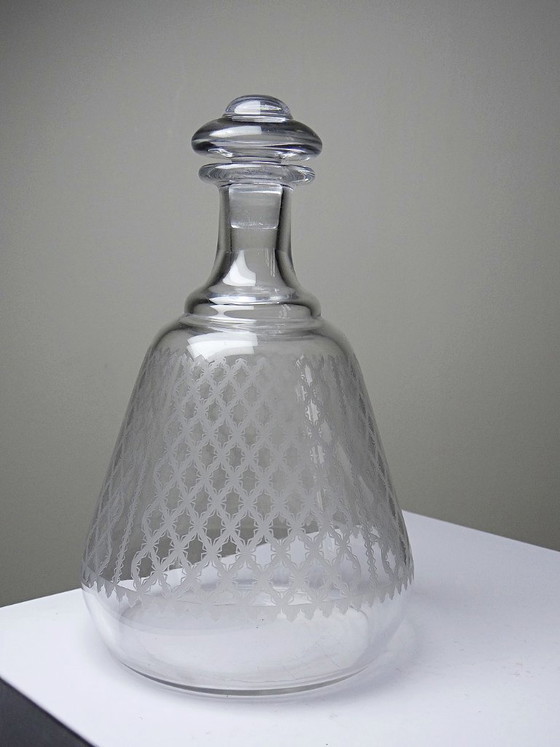 Image 1 of Carafe en cristal gravé modèle "Alhambra" Baccarat années 1900-1920