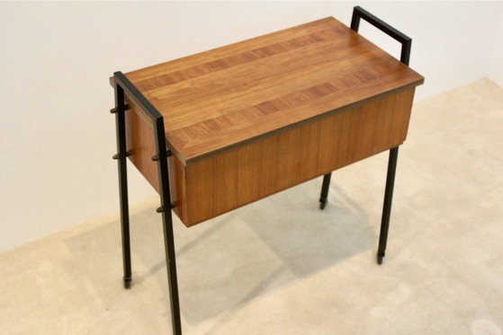 Niederländischer Teak Sammlerschrank und Nähtisch, Aufbewahrungsschrank, Holz, Metall, Schwarz, Vintage (Foto 6 von 13)