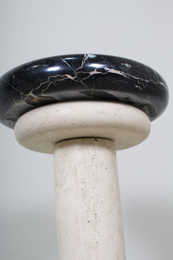 Image 1 of Colonne à plantes en travertin vintage et marbre