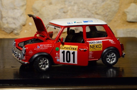 Mini Cooper Rallye-Miniaturauto, Maßstab 1:16, Bburago, Monte Carlo 1960er Jahre, Rot – Dekorative Objekte (photo 3 of 5)