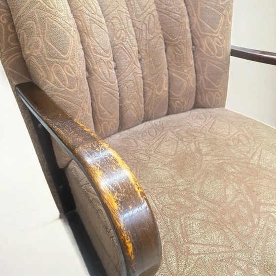 Image 1 of Art Deco Bugholzsessel - ca. 1940er Jahre deutscher Cocktailsessel mit Bugholzarmlehnen und grünem Brokatbezug.