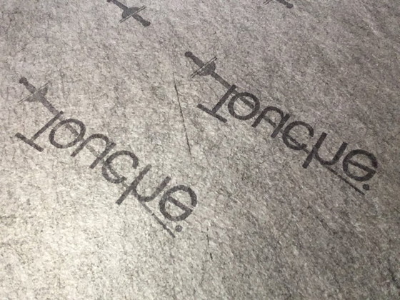 Image 1 of Zweisitziges Designer-Ledersofa von Touché in neuwertigem Zustand.