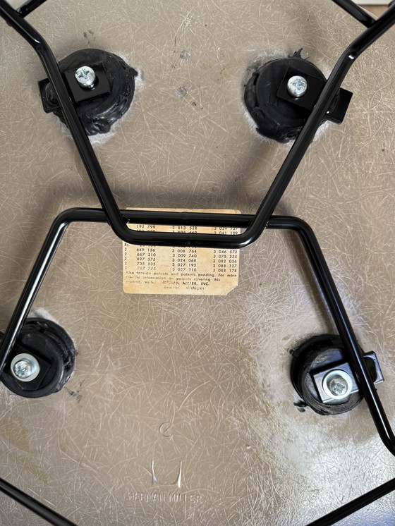 Image 1 of CUNA PARA GATOS CHARLES Y RAY EAMES HERMAN MILLER NO VITRA KNOLL