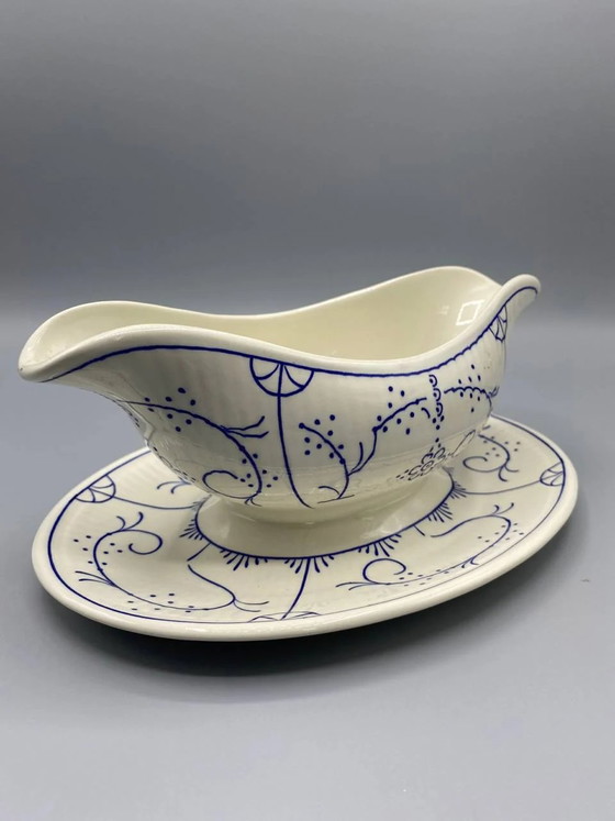 Faience sauceboat Amis La Louvière, Copenhagen decor, with original integral stand – Crockery, Scandinavian (photo 2 of 6)