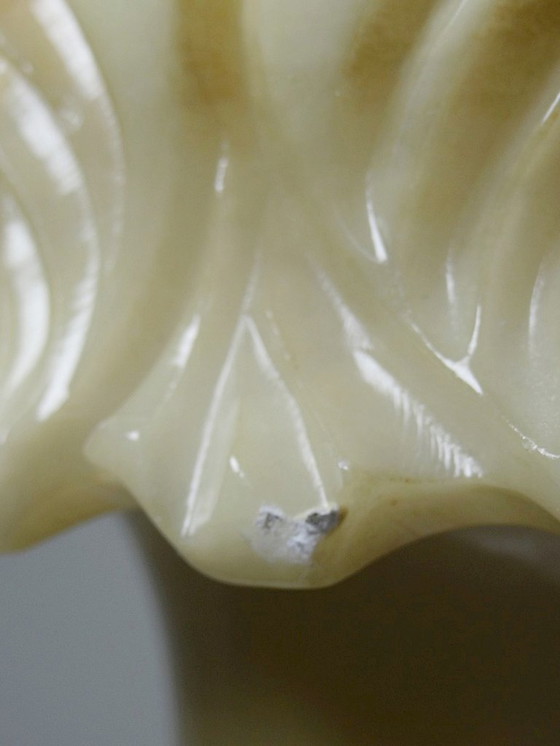 Image 1 of Large Medici vase in alabaster/yellowish marble, Belle Époque style