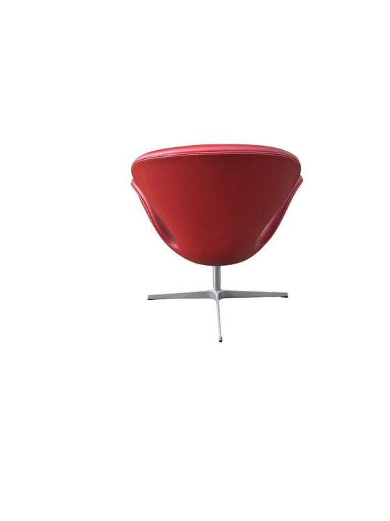Image 1 of Fauteuil Swan en cuir rouge indien par Arne Jacobsen pour Fritz Hansen