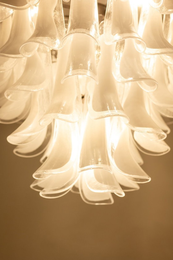 Image 1 of Lampadario in vetro di Murano bianco e traslucido. Contemporaneo