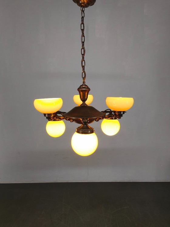 Image 1 of Lustre Art Déco tchèque en laiton et verre crème, années 1920