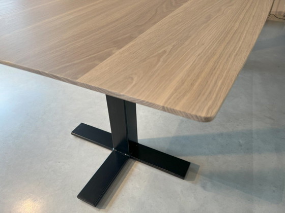 Dañar – Label, Mesas de comedor (photo 7 of 8)