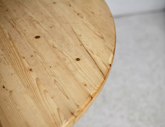 Image 1 of Charlotte Perriand (Sélection de) pour Les Arcs, Table en Pin, France, Circa 1960