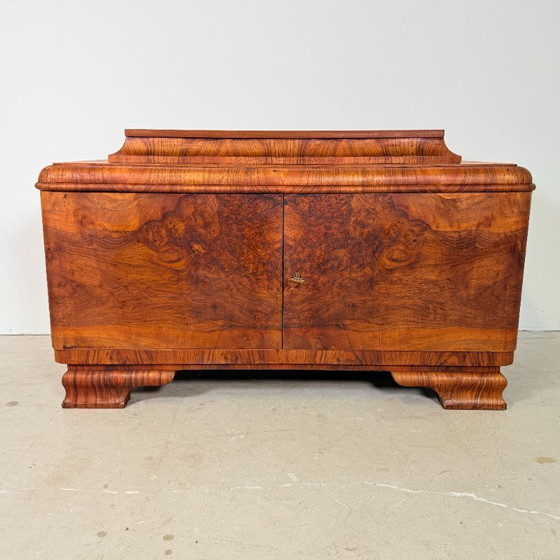 Image 1 of Armario antiguo de nogal estilo Art Déco