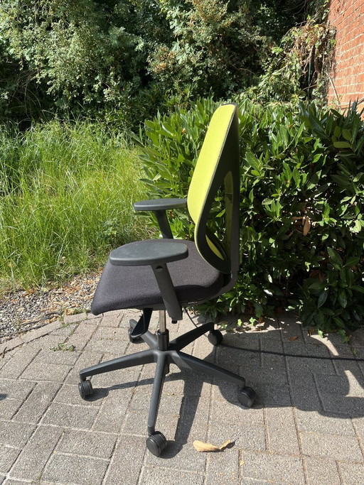 Giroflex 353 - Office Chair 2nd Hand With Netweave Back, Chair 6 – bureaustoelen, Textile