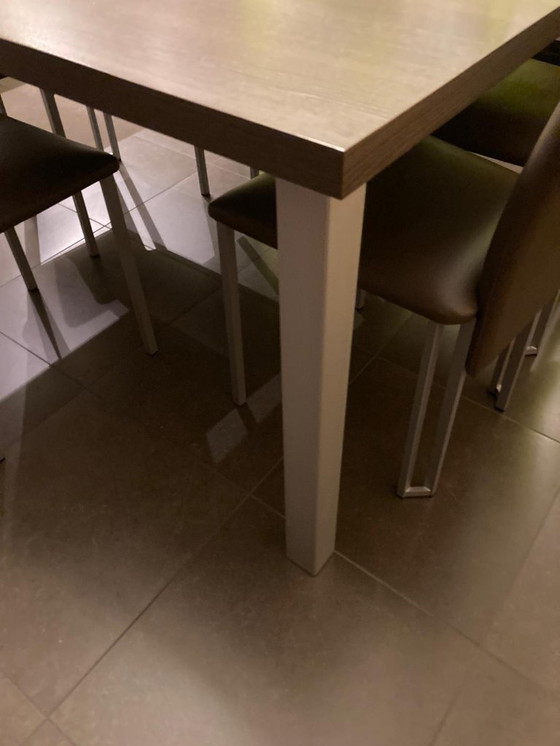 Image 1 of Modern square dining table / kitchen table 130 × 130 cm – wood-look top – metal legs