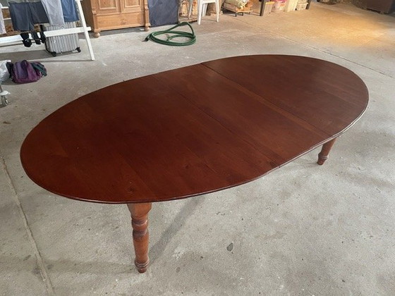 Image 1 of Tavolo ovale in legno di ciliegio