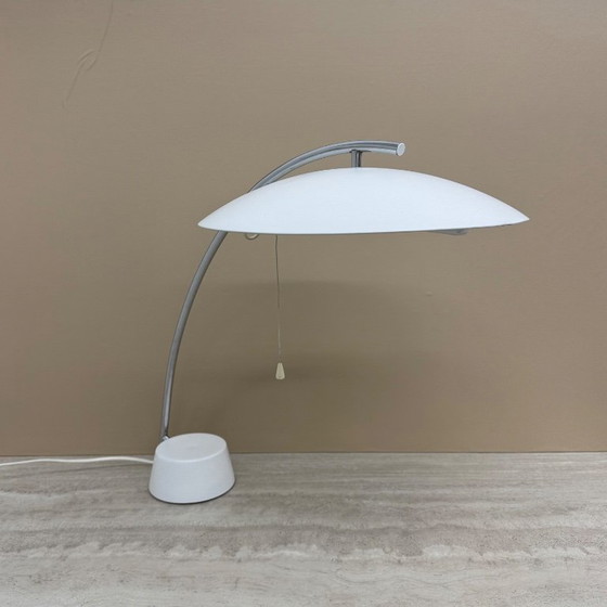 Tafellamp met gebogen arm en witte kap, Ikea, Tafellampen, Metaal, Chroom, Modern (foto 11 van 15)