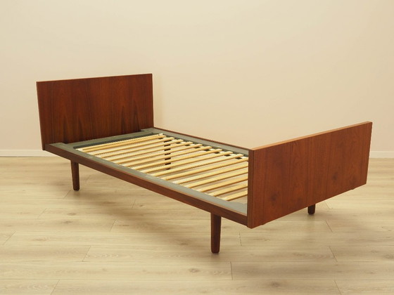 Image 1 of Cama de teca, diseño danés, década de 1960, diseñador: Hans J. Wegner, fabricante: Getama