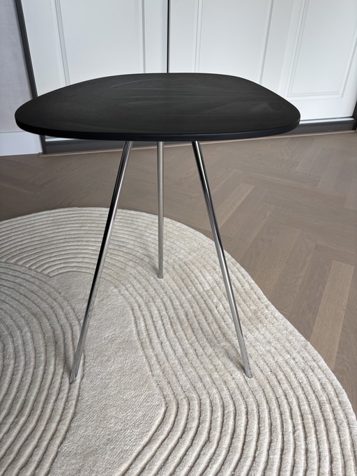Leolux side table Liliom