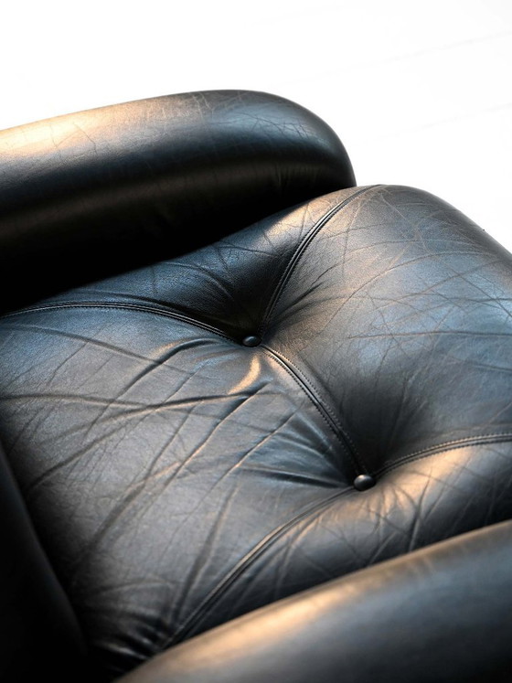 Image 1 of Sillones de cuero negro y acero tubular, década de 1970.