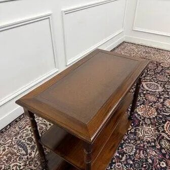 Tavolino inglese classico con piano in pelle marrone, Console, Legno, Chesterfield (foto 6 di 10)