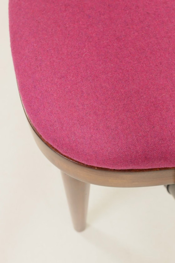 Image 1 of Vintage stoel van natuurlijk frambooskleurig wol en gebogen hout, 1960.
