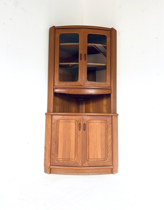 Image 1 of Vitrine d'angle vintage danoise en teck, Dyrlund '70s