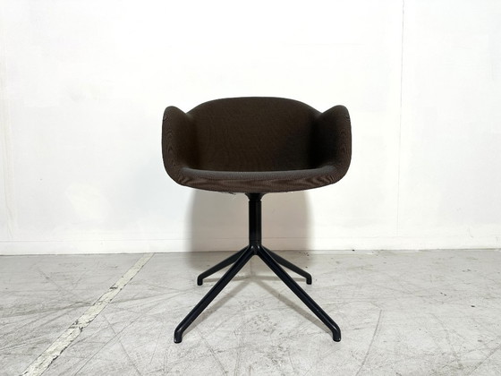 Muuto Fiber Armchair Taupe - Swivel Onderstel Zwart – Fauteuils, Textile (photo 2 of 8)