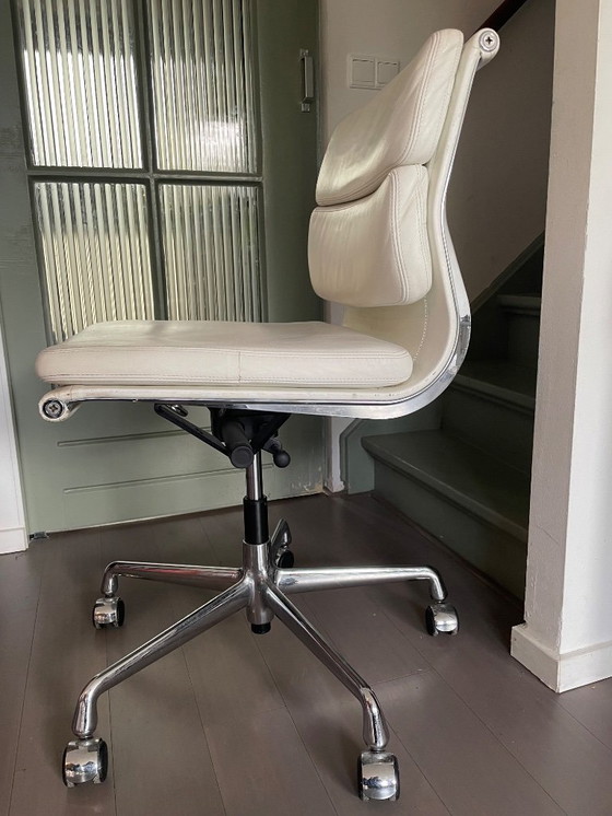 Image 1 of Vitra Eames Ea217 Softpad Chair