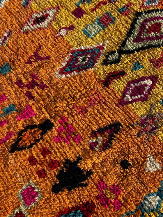 Image 1 of Modern Marokkaans wollen tapijt in oranje - Abstract Berber-kleurontwerp