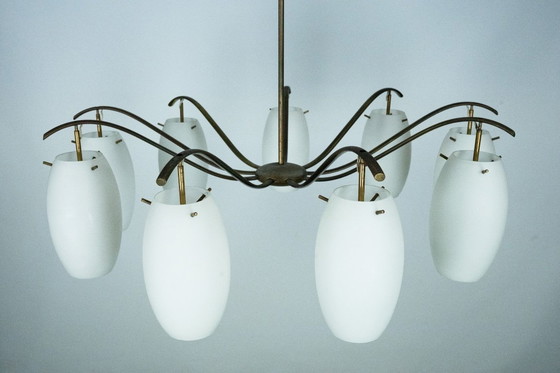 Image 1 of Rare lustre Arredoluce Monza à 9 lumières en laiton et verre opalin, Italie, années 1950