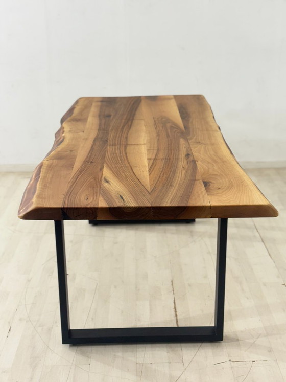 Image 1 of Eettafel van massief walnotenhout / Tafel / Eetkamertafel / Vergadertafel / Woonkamertafel / 199,5 cm breed