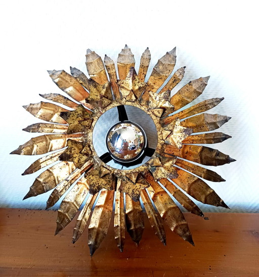 Plafonnier soleil laiton doré 1960