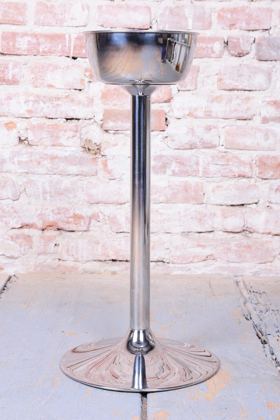 Restored Bauhaus Pedestal, Metal, Repolished, Czech, 1970s, Plant table, Chrome, Silver, Modern (photo 7 of 7)
