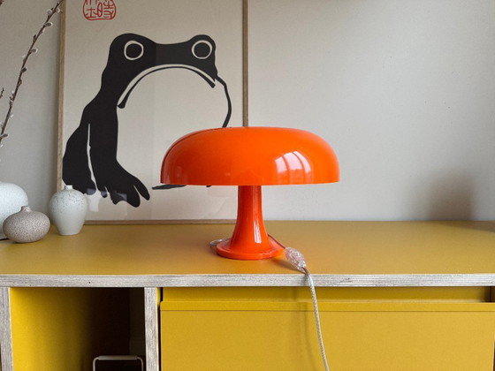 Image 1 of Lampada da tavolo Artimide Nessino arancione