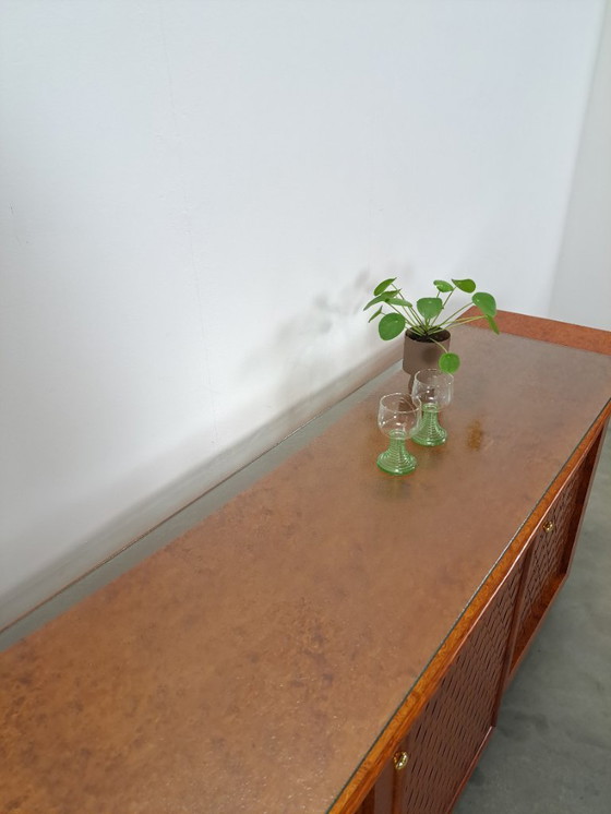 Image 1 of Bar dressoir met uitschuifbare bar en glazen blad