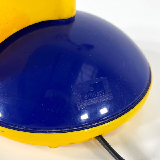 Image 1 of Blauw-rode postmoderne tafellamp met toekanmotief van Brilliant Leuchten, Duitsland, jaren 80.