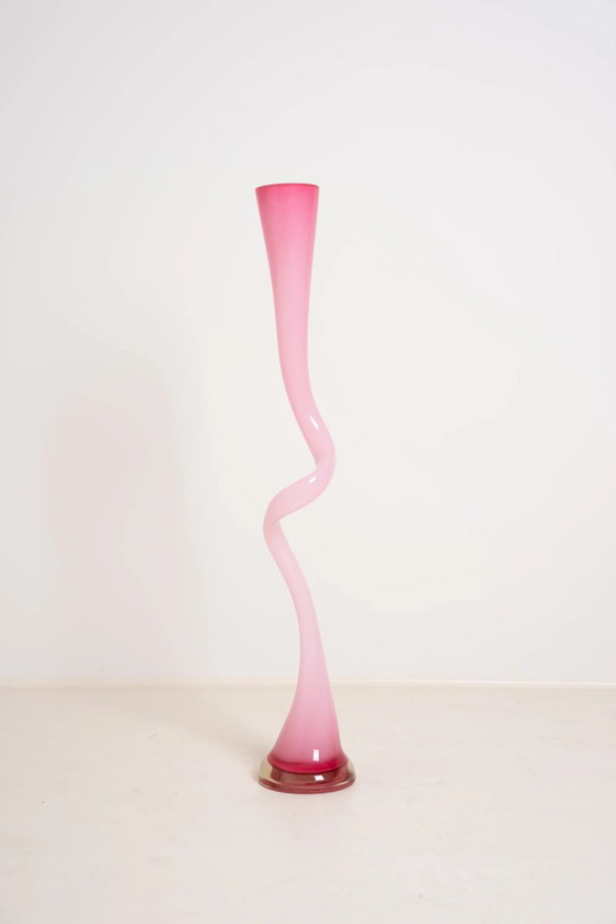Pink Swirl Glass Vases – Set of 3 – Decorative Objects, Postmodern (photo 5 of 5)