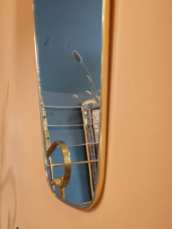 Image 1 of Miroir vintage mural en laiton