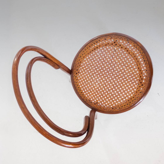Image 1 of Set van vier eetkamerstoelen uit de jaren 1900, gemaakt van gebogen hout en riet door Josef Hoffmann, met label.