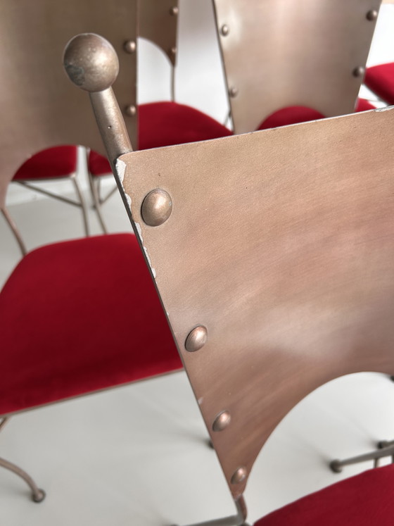 Image 1 of Sedie di design di Andy Thornton – velluto rosso e bronzo ramato (set)