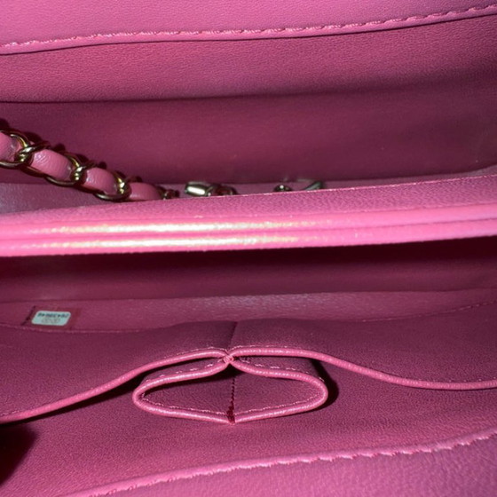 Image 1 of Borsa Chanel Trendy CC piccola - Pelle di agnello trapuntata rosa acceso con finiture dorate, serie 24
