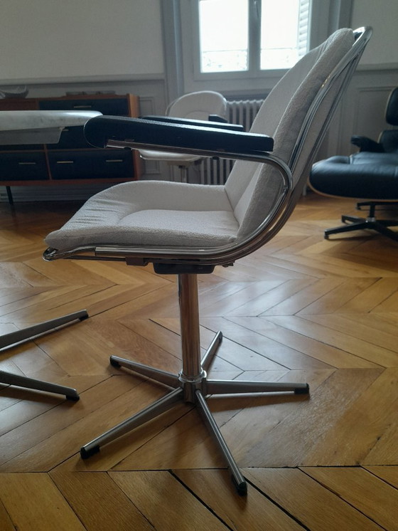 Image 1 of Arne Jacobsen A825 eettafel en 4 Gastone Rinaldi stoelen