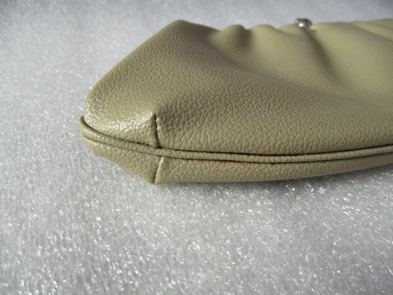 Image 1 of Fred de la Bretoniere, Vintage handtasje met messing lijst, Ca 1970.