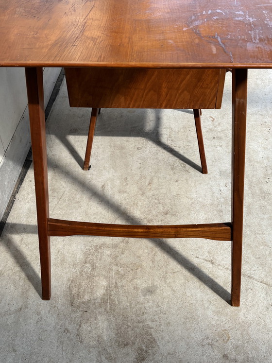 Image 1 of Schreibtisch im Mid-Century-Modern-Stil, dänisches Design aus den 1960er Jahren