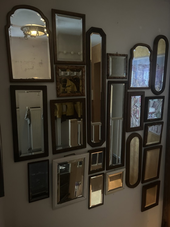 Collection de 21 Miroirs anciens à facettes dans un cadre en bois ou en bambou – Glass, Wood (photo 4 of 6)