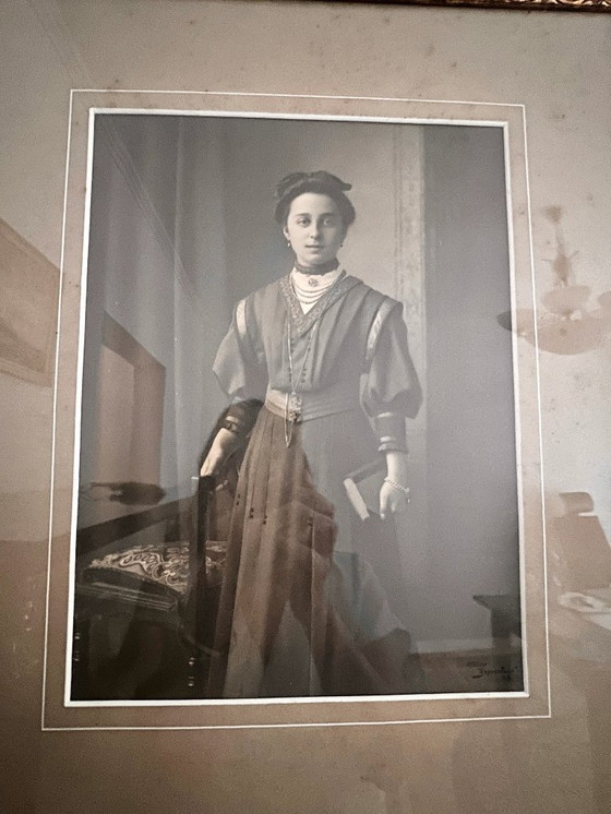 Image 1 of Echte lijst in Wilhelminische stijl met originele foto en passe-partout rond 1900