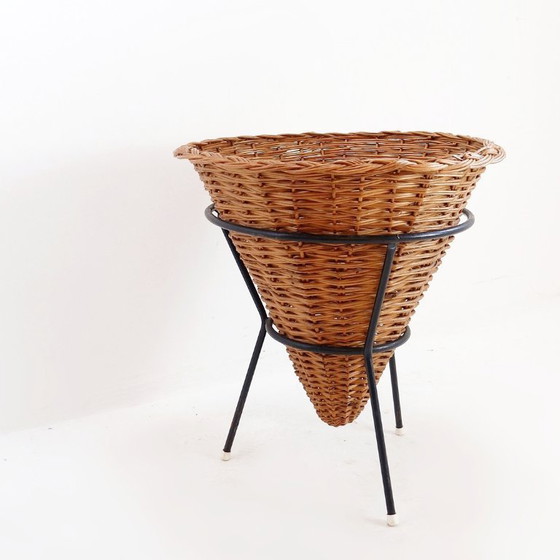 Image 1 of Grande cesto vintage in metallo nero e vimini - anni '60