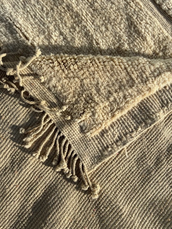 Image 1 of Handgeweven Marokkaans Mrirt-tapijt – 220 × 320 cm – Natuurlijke wol